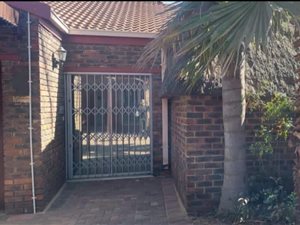 3 Bed Townhouse in Flora Gardens
