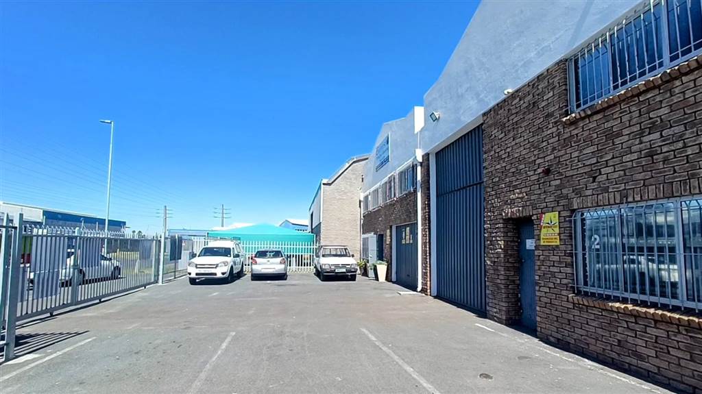 200  m² Industrial space in Montague Gardens photo number 1