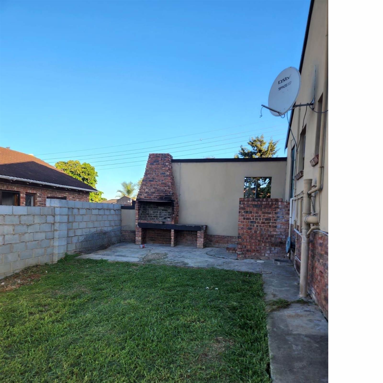 2 Bed House in Uitenhage Central photo number 15