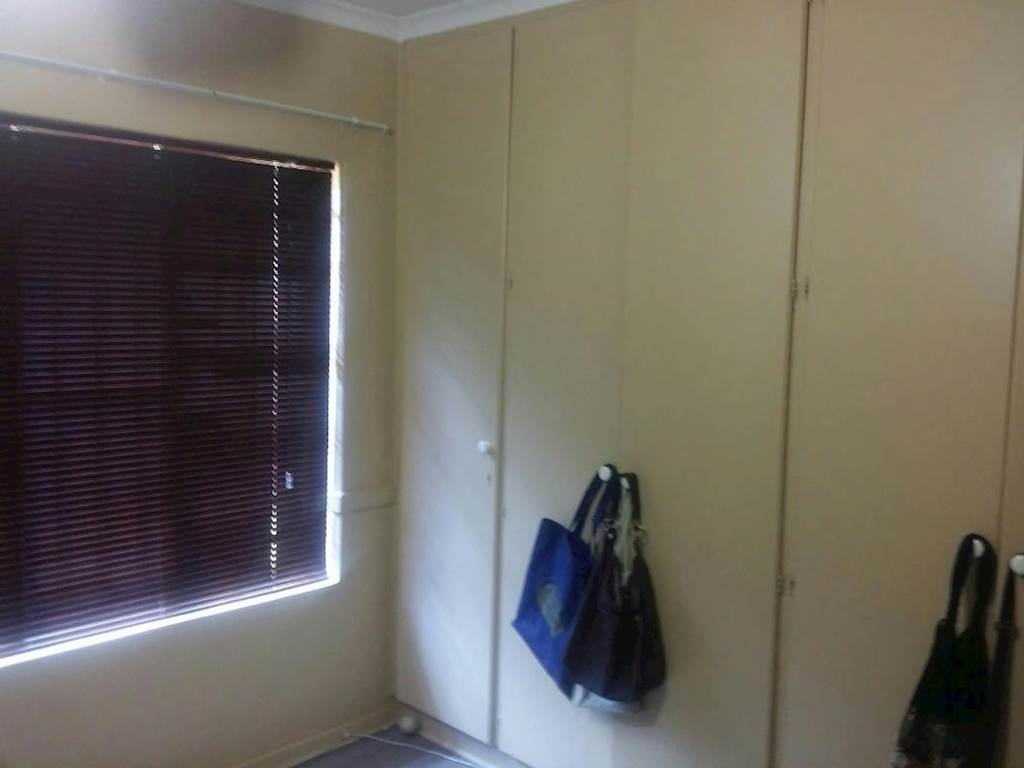 3 Bed Townhouse in Bloemfontein photo number 12