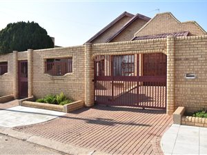 3 Bed House in Emdeni