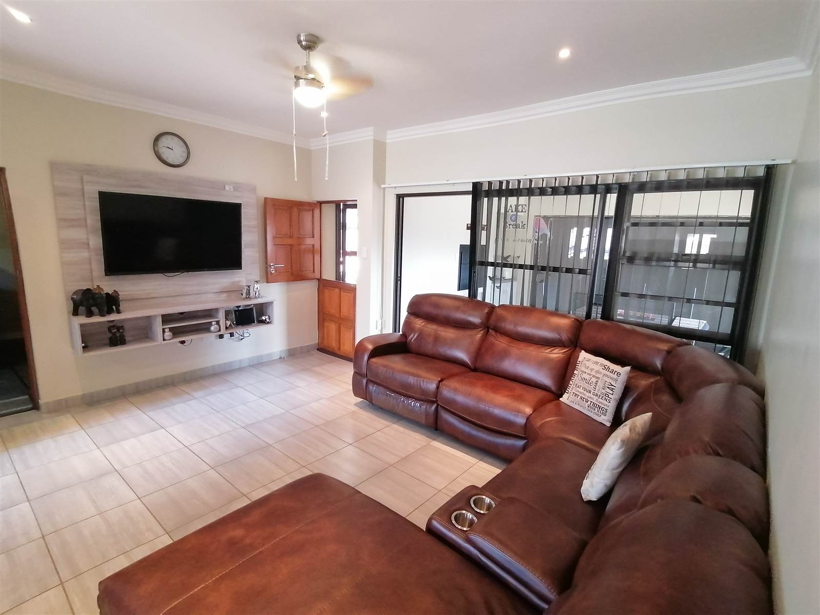 3 Bed House in Rietfontein photo number 6