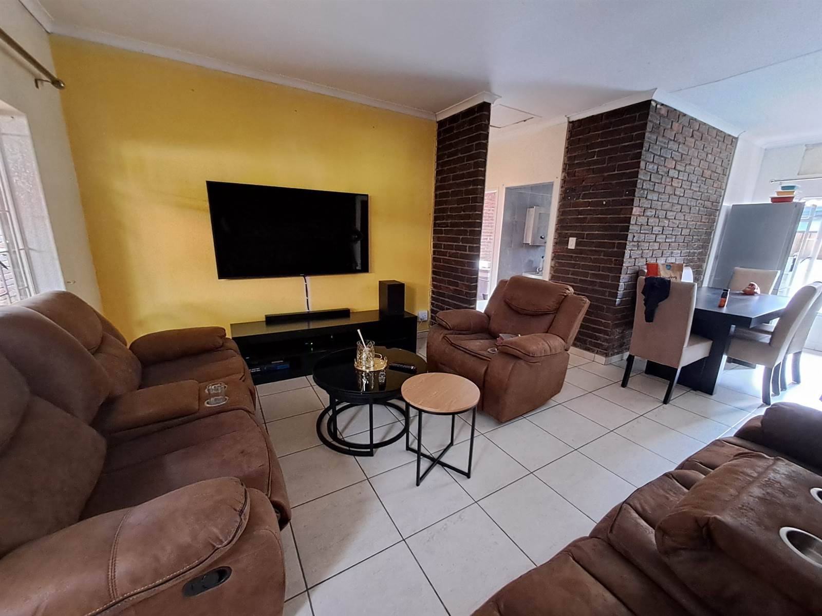 2 Bed Townhouse in Rustenburg Central photo number 3