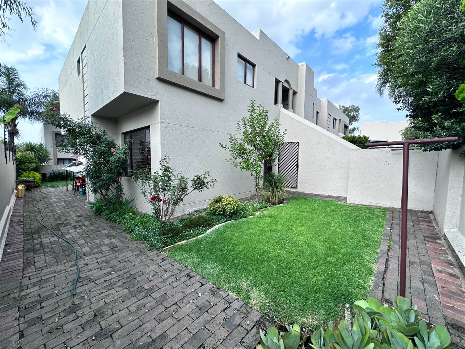 3 Bed Apartment in Marais Steyn Park photo number 19