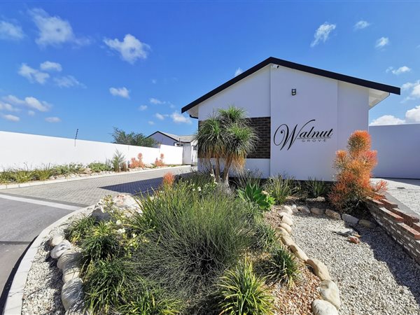 3 Bedroom Townhouse 3 Bedroom Townhouse