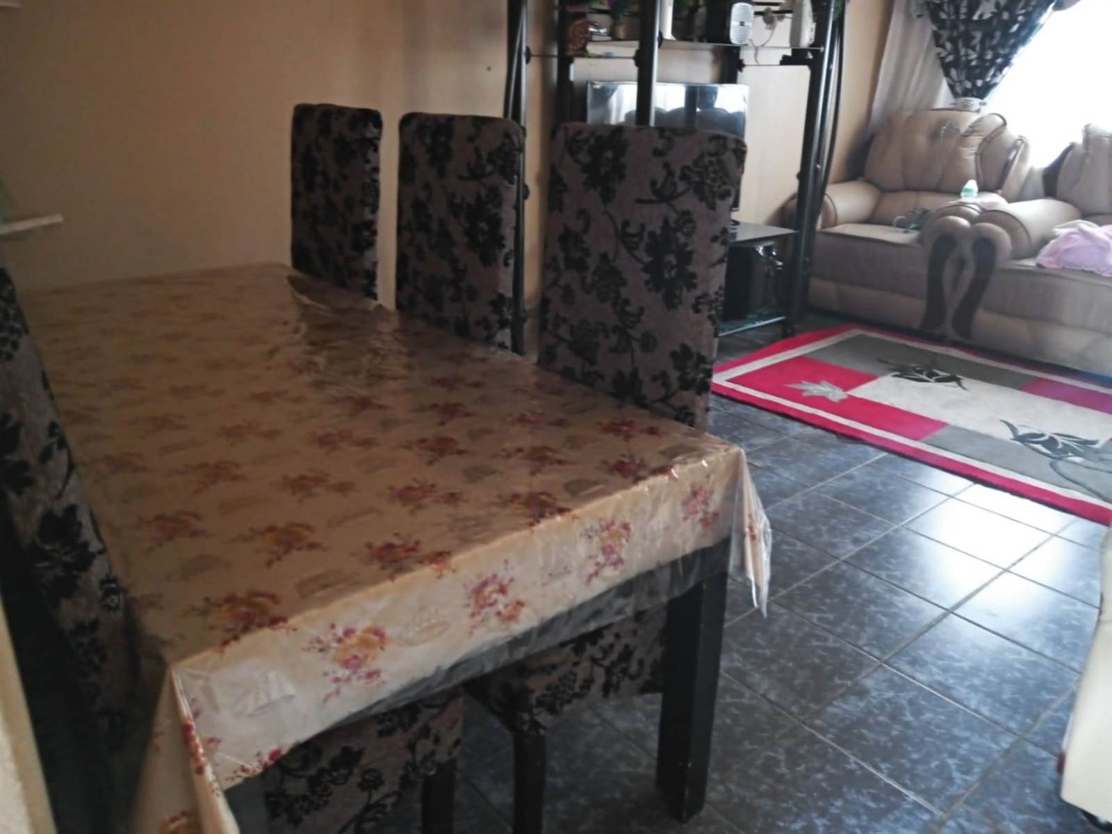 2 Bed Apartment in Vereeniging Central photo number 4