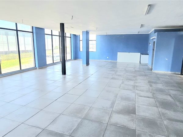 180  m² Commercial space