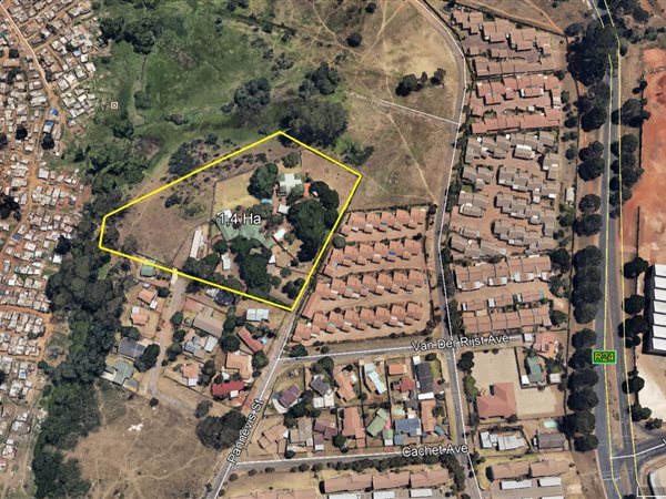 1.5 ha Farm in Roodepoort Central