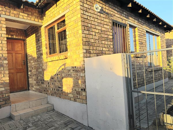 2 Bedroom Townhouse 2 Bedroom Townhouse