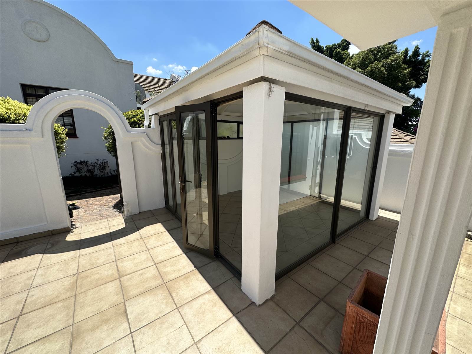 1 Bed House in Waterkloof photo number 4