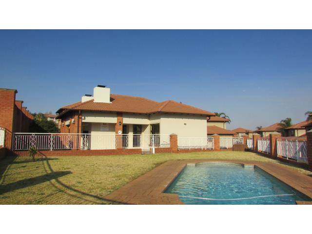 2 Bed Townhouse in Glenvista photo number 27