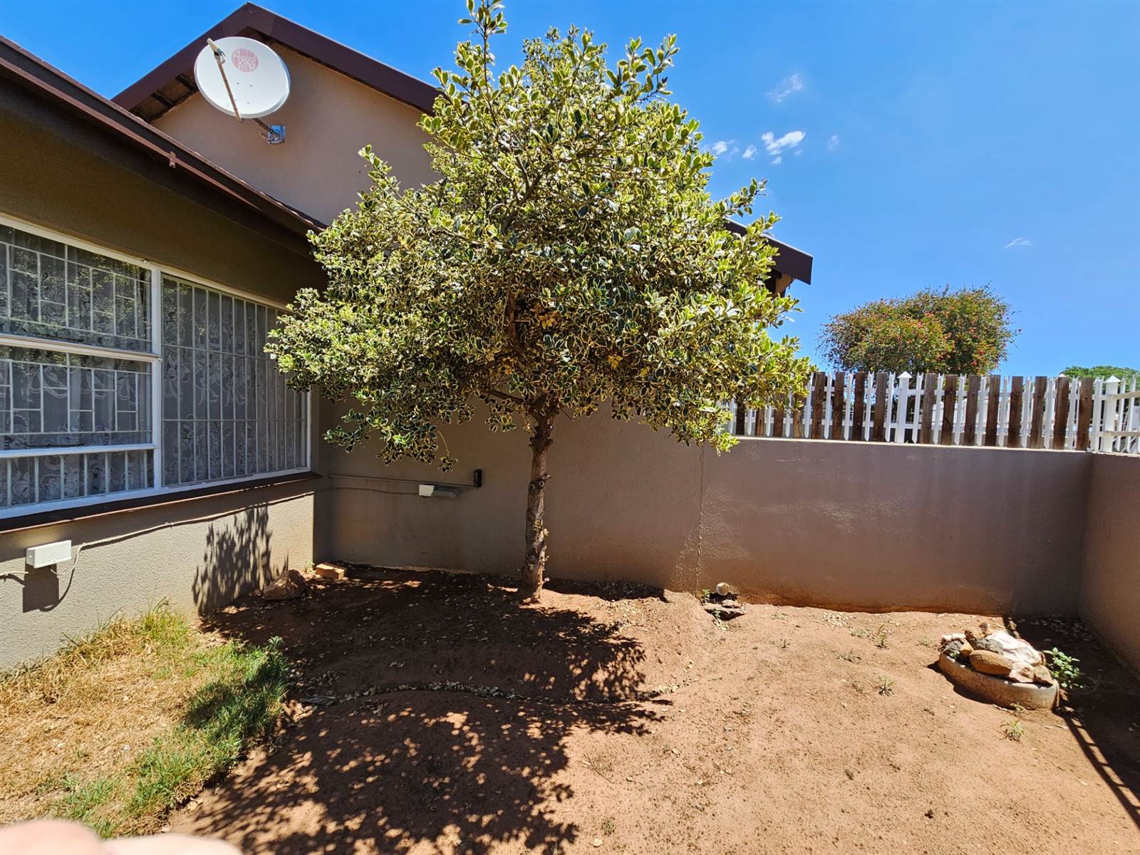 3 Bed Townhouse in Uitsig photo number 15
