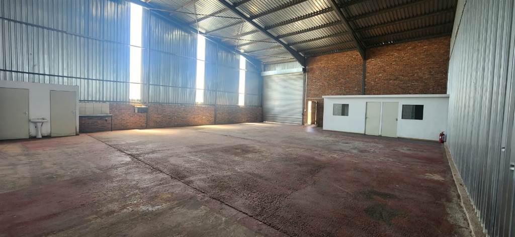 270  m² Industrial space in Pomona photo number 3