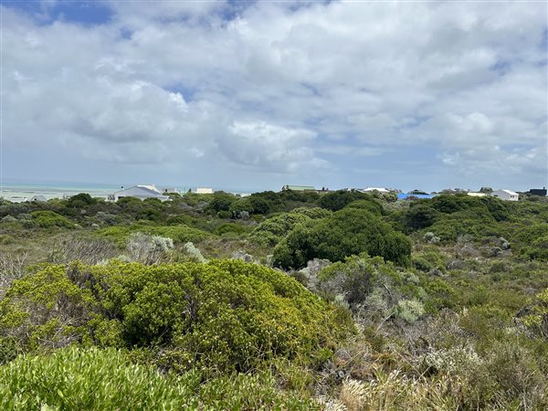 605 m² Land available in Suiderstrand