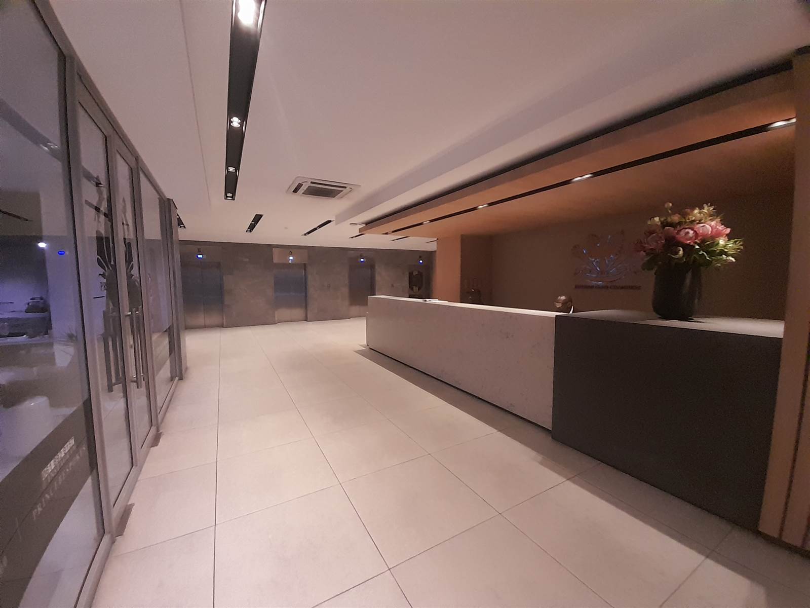 232  m² Commercial space in Durban CBD photo number 2
