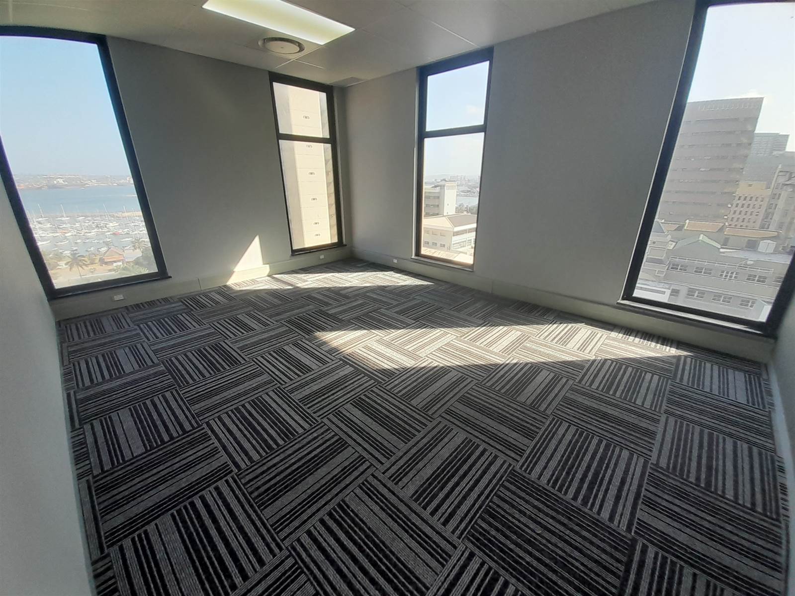 232  m² Commercial space in Durban CBD photo number 12