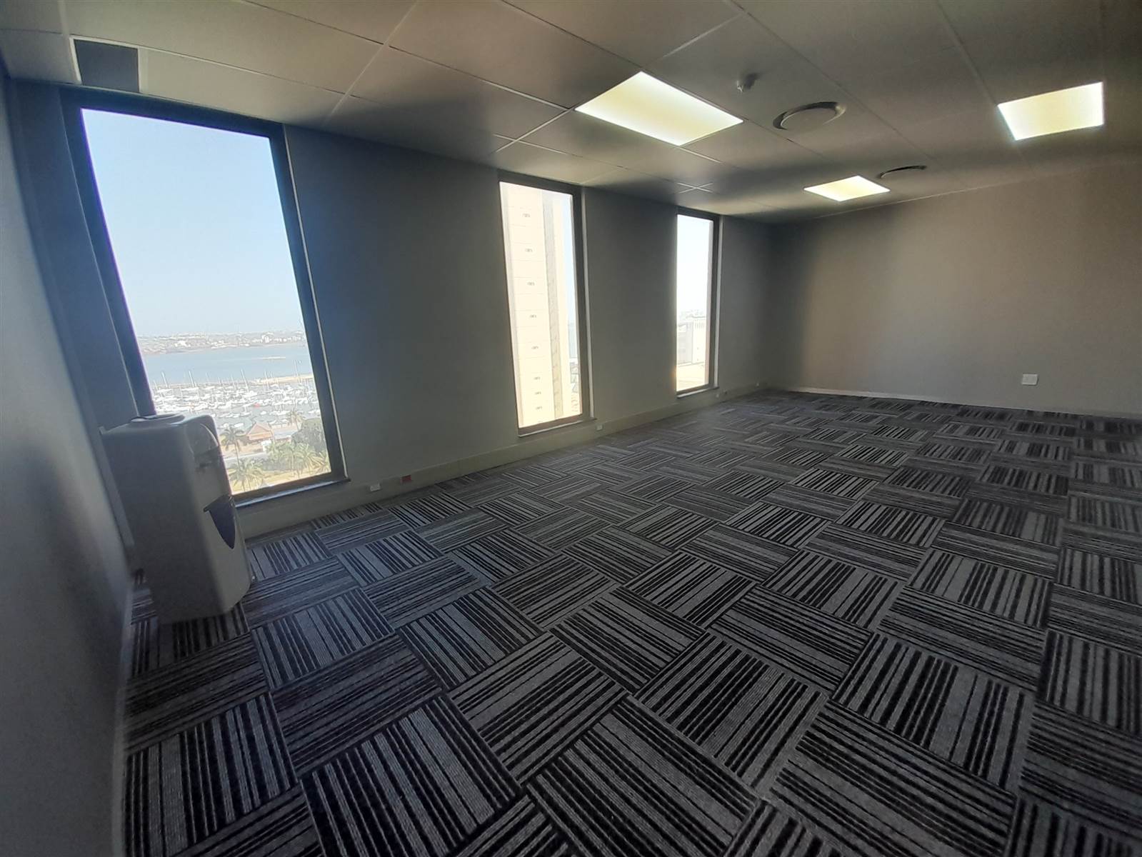 232  m² Commercial space in Durban CBD photo number 9