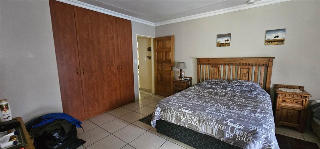 8 Bed, Bed and Breakfast in Impala Park photo number 27