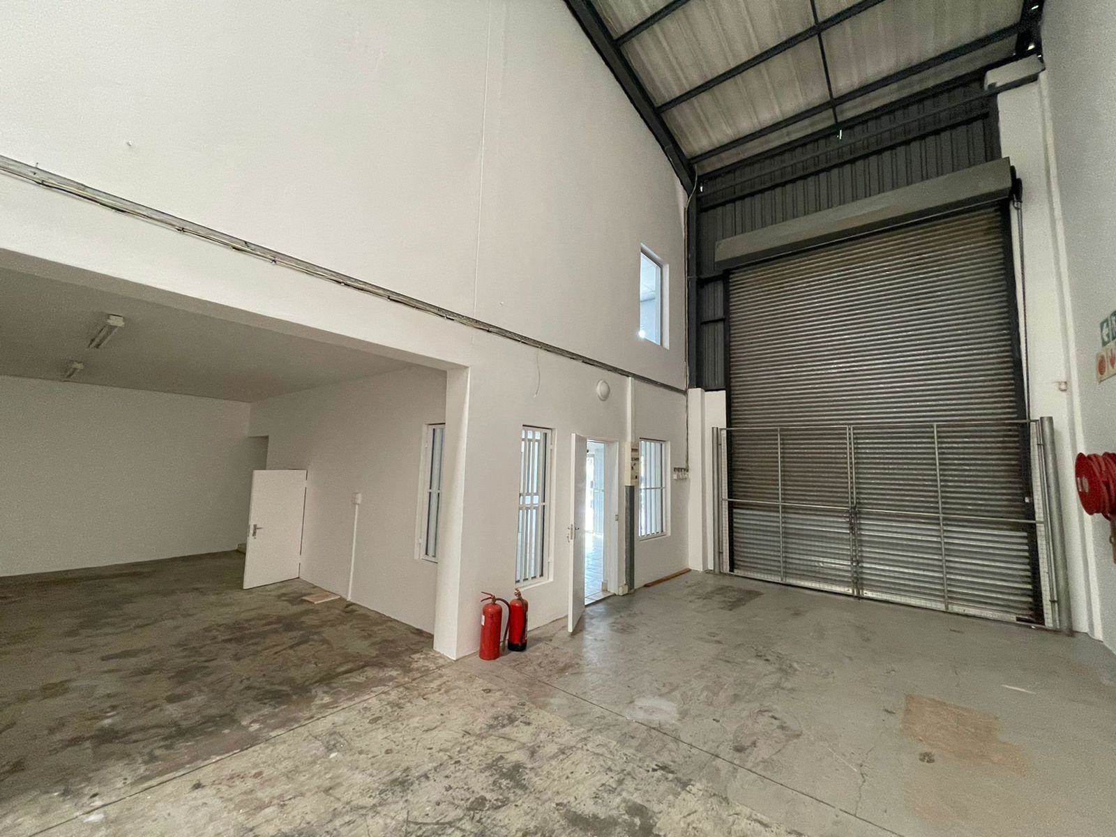 355  m² Industrial space in North Riding photo number 5