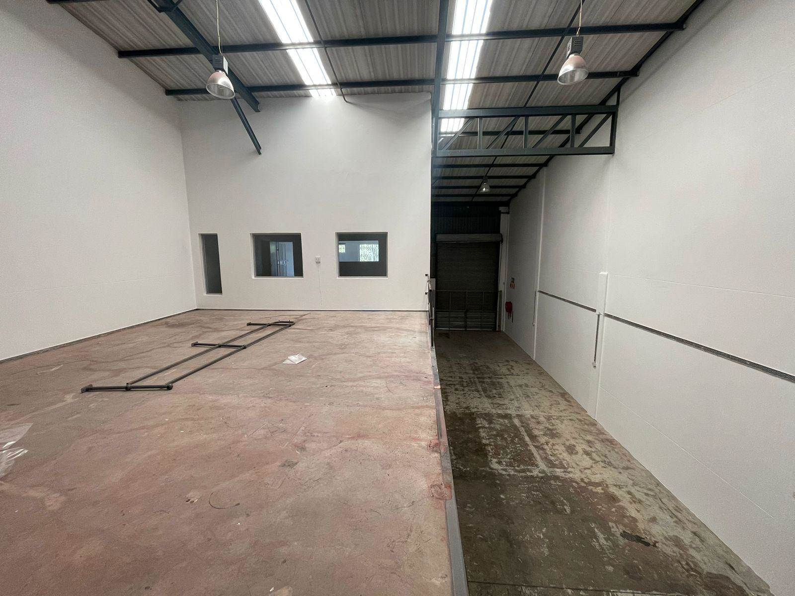 355  m² Industrial space in North Riding photo number 9