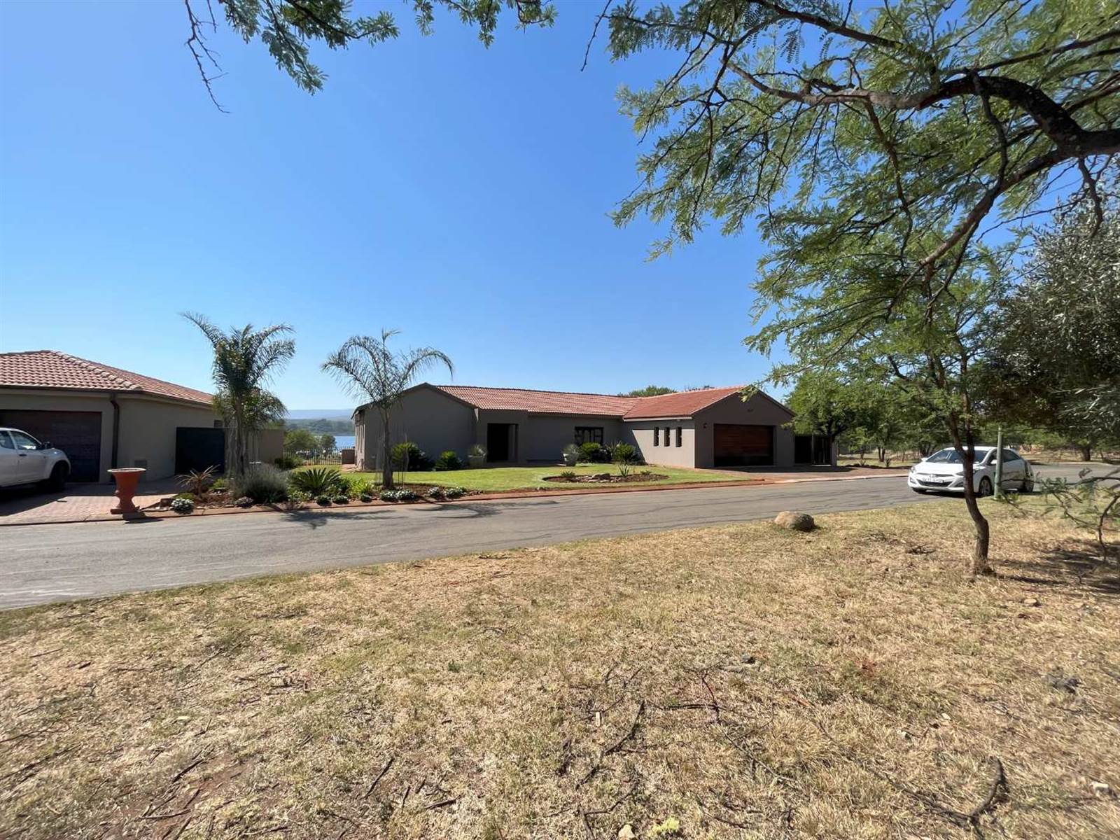 980 m² Land available in Buffelspoort photo number 11