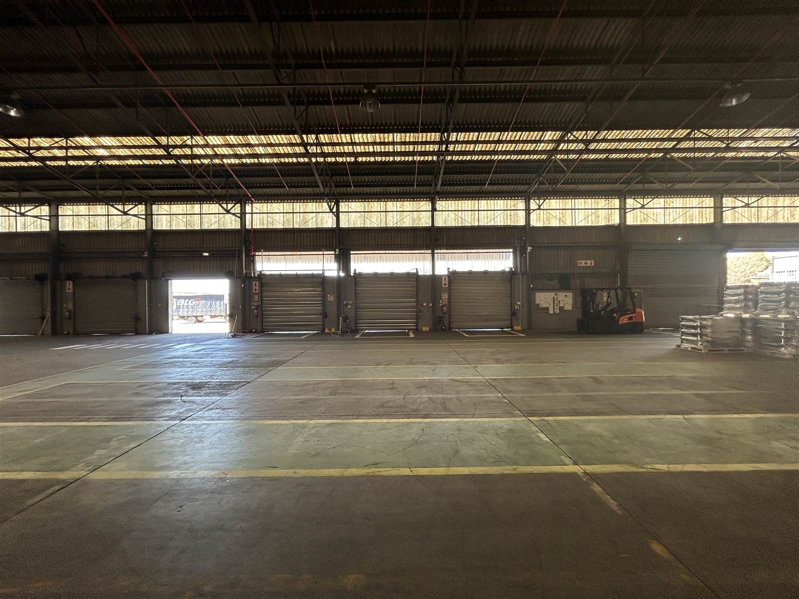 2198  m² Industrial space in Deal Party photo number 5