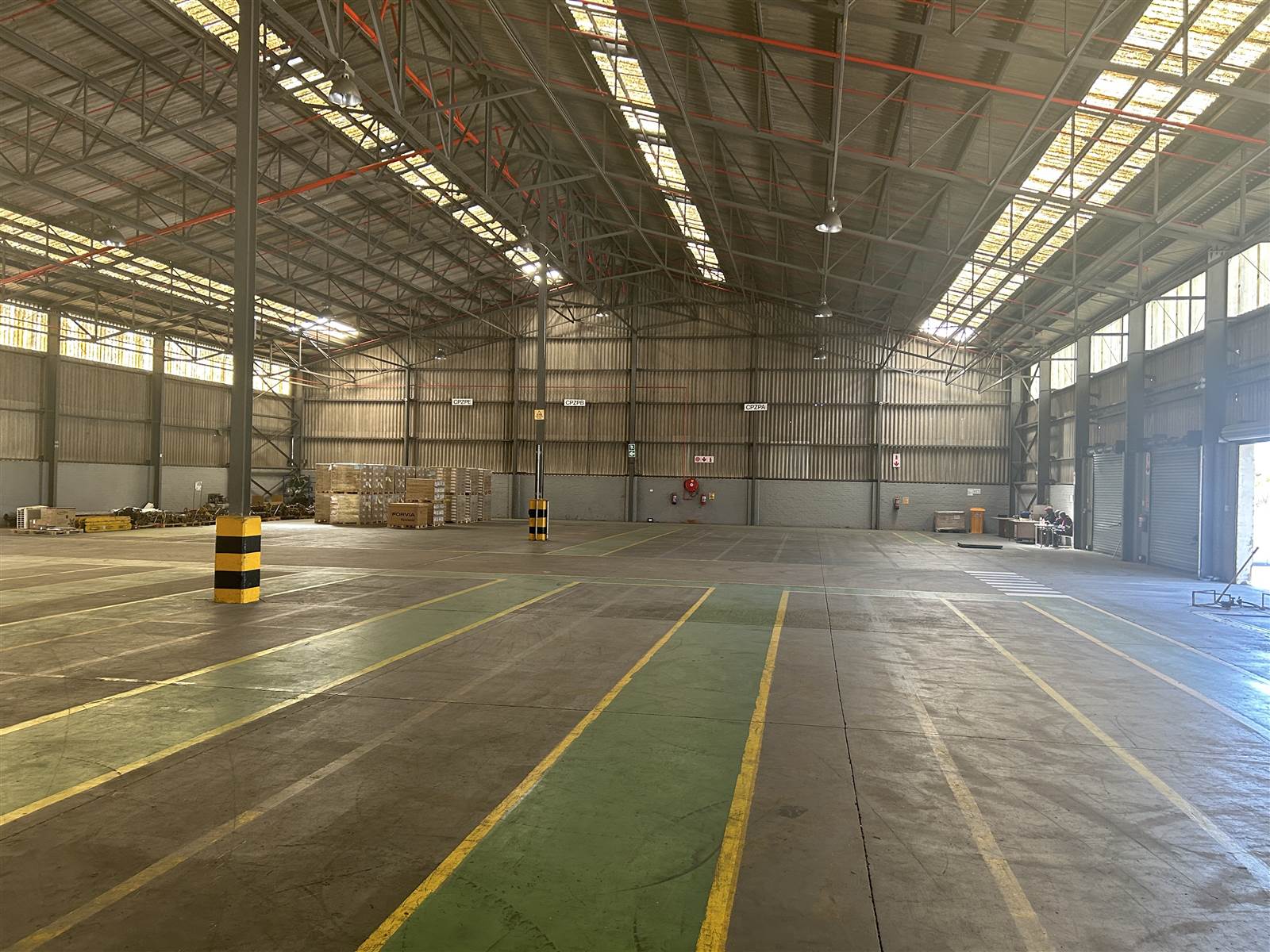 2198  m² Industrial space in Deal Party photo number 2