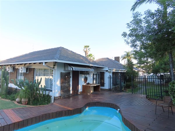 5 Bedroom House 5 Bedroom House