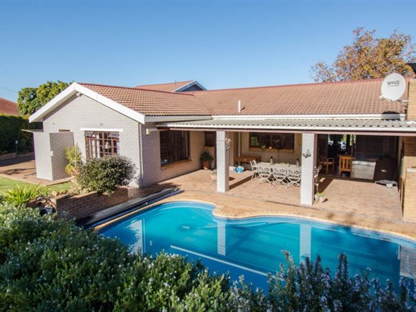 3 Bedroom House 3 Bedroom House