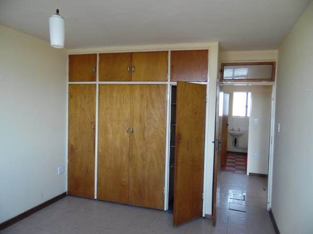 2 Bed Flat in Vereeniging Central photo number 2
