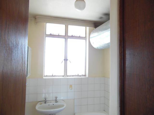 2 Bed Flat in Vereeniging Central photo number 5