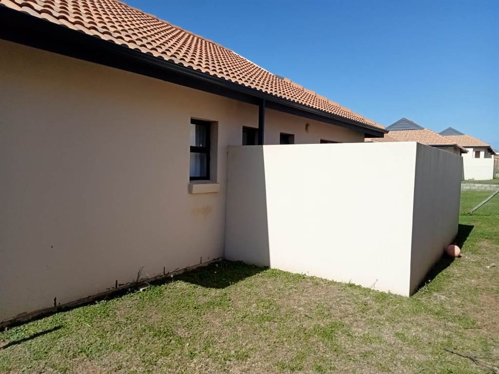 3 Bed House in Kidds Beach photo number 4