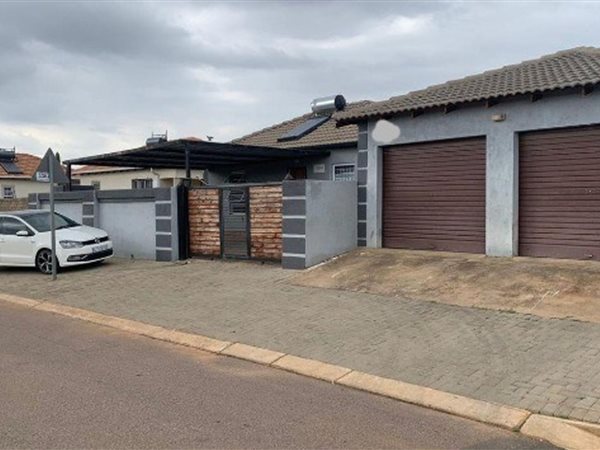 3 Bedroom House 3 Bedroom House