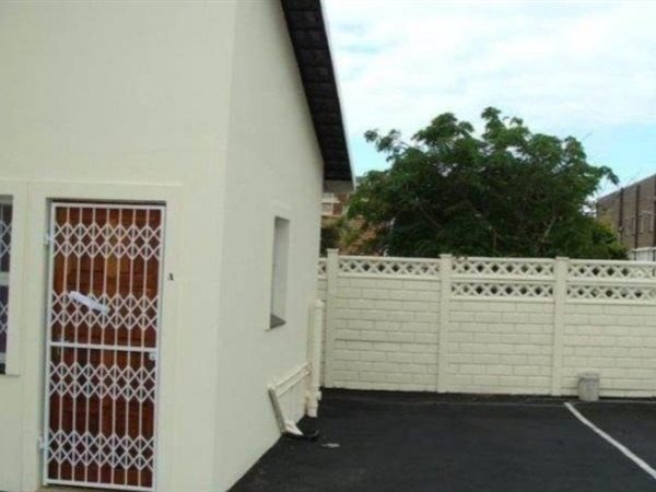 8 Bed House in Bulwer