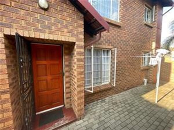2 Bed Townhouse in The Reeds