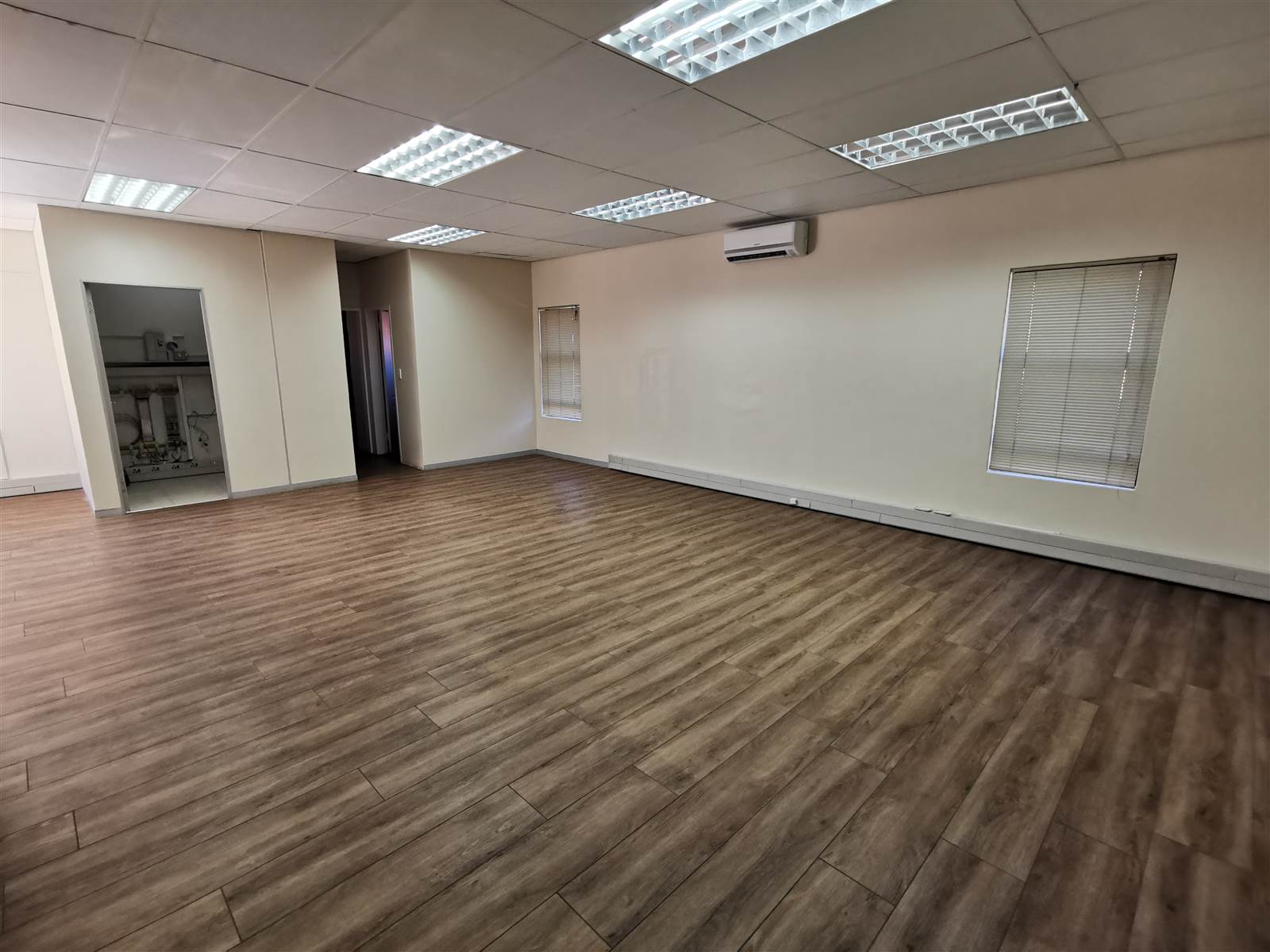 88  m² Commercial space in Wilkoppies photo number 7