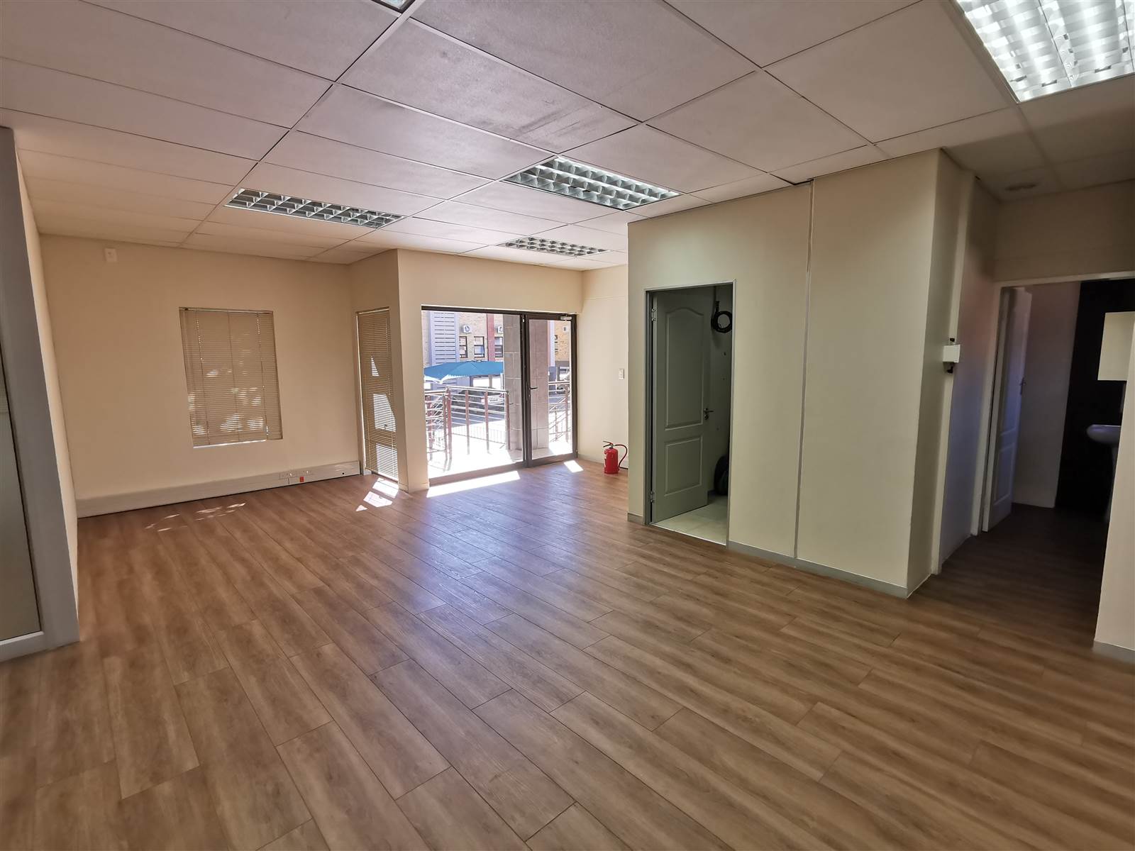 88  m² Commercial space in Wilkoppies photo number 2
