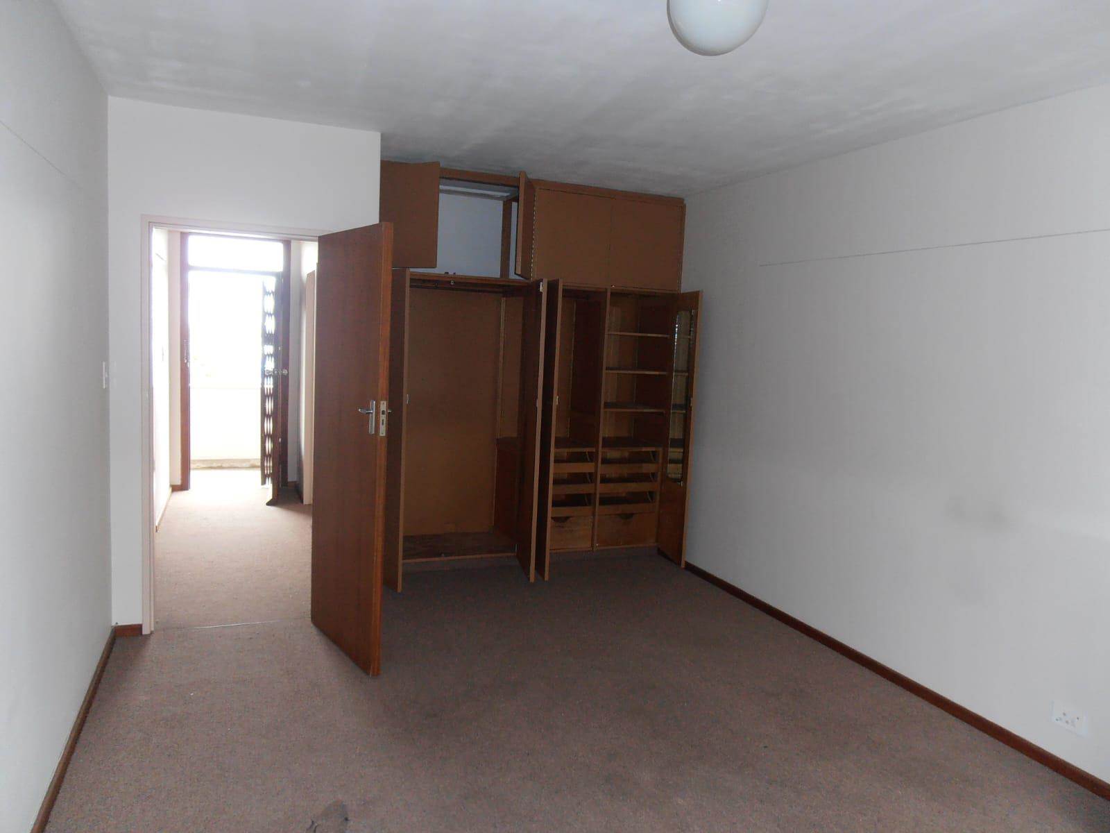 1 Bed Apartment in Bellville Central photo number 11
