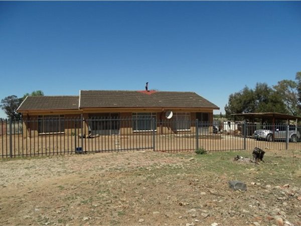 4.3 ha Smallholding in Lakeview