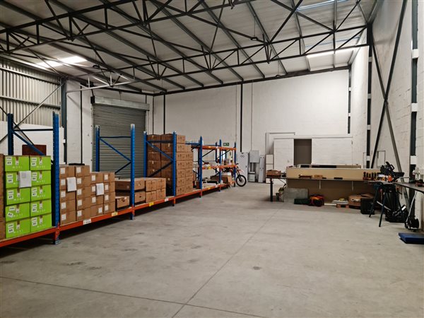 542  m² Industrial space