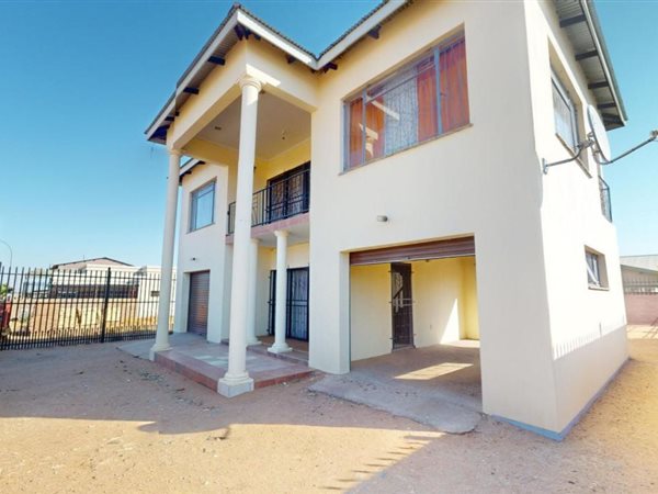 4 Bedroom House 4 Bedroom House