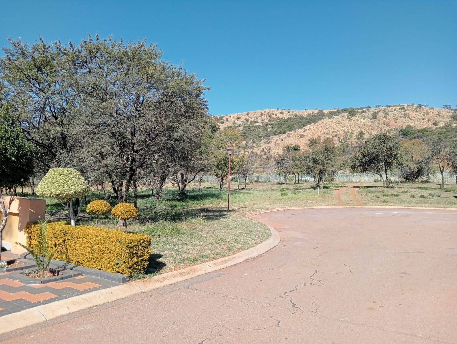 901 m² Land available in Magaliesberg Country Estate photo number 1
