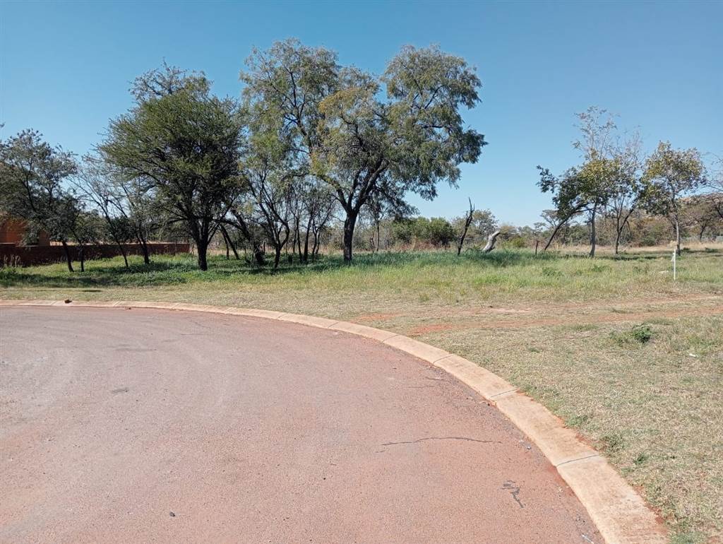 901 m² Land available in Magaliesberg Country Estate photo number 6