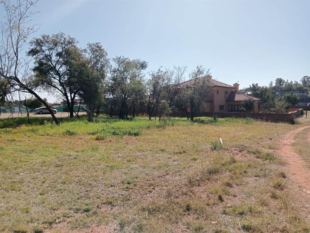 901 m² Land available in Magaliesberg Country Estate photo number 10