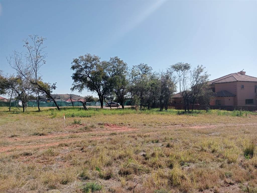 901 m² Land available in Magaliesberg Country Estate photo number 11