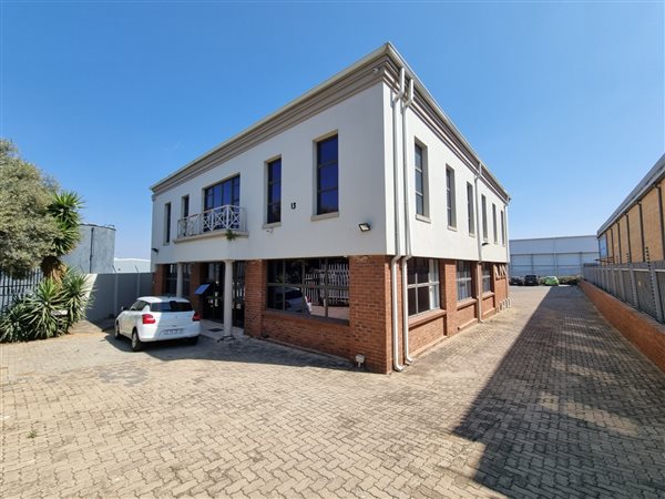 1 600  m² Industrial space