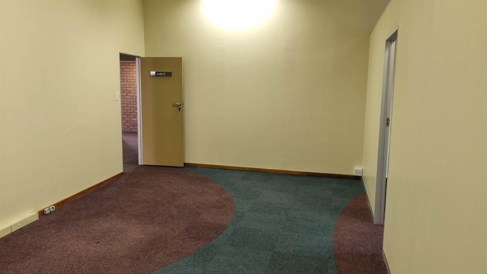61.56  m² Office Space in Montana photo number 8