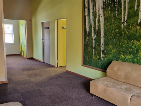 61.560001373291  m² Office Space in Montana