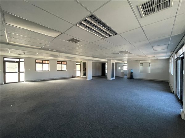 253  m² Commercial space
