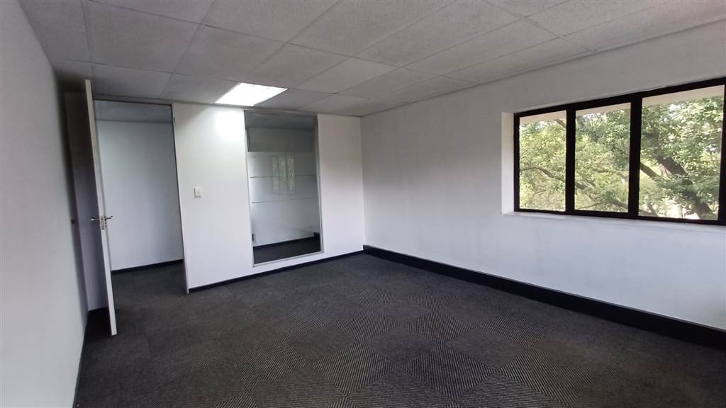 24  m² Commercial space in Woodmead photo number 13